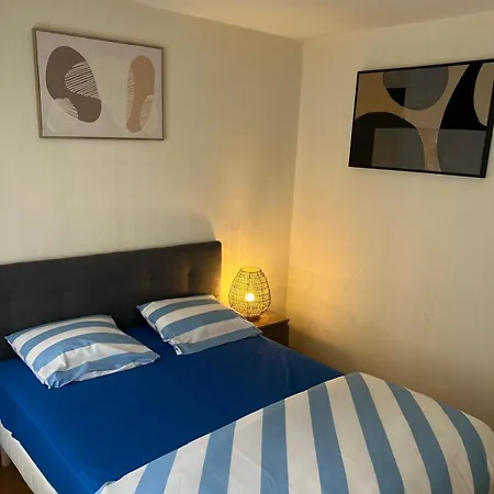 Champion Apartment *